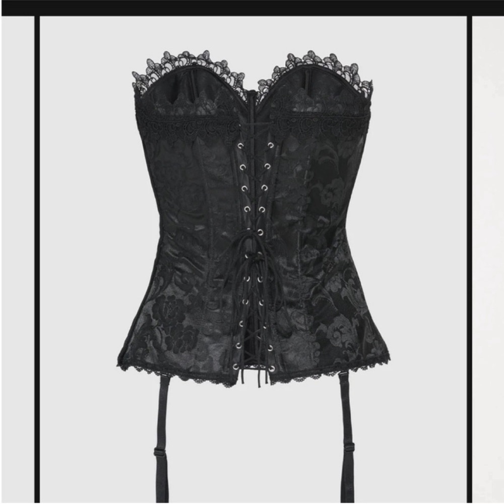 Last one! Hollywood Dream Sweetheart Corset - Black / 14 ×
2 sizes available at - Picture 4 of 4